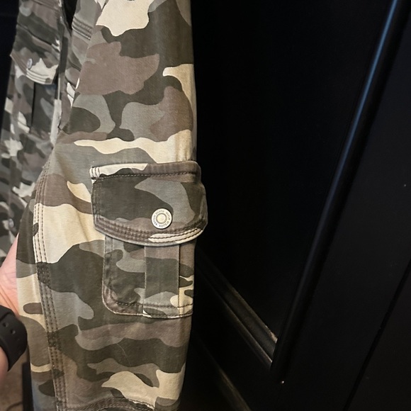 Kensie Women's Green Camouflage Field Jacket - Picture 5 of 6